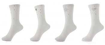 Skarpety z ozdobami białe